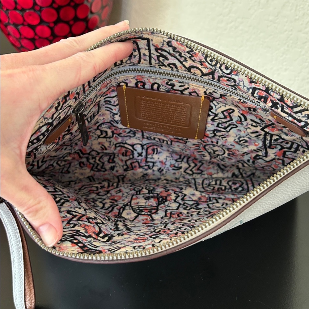 Coach X Keith Haring Turnlock Wristlet 30 Limited Edition Collaboration - Picture 10 of 16